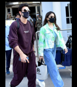 आलिया भट्ट, BAFTA फिल्म अवॉर्ड्स 2026, मुंबई एयरपोर्ट, लंदन रवाना, आलिया भट्ट एयरपोर्ट लुक, भारतीय सिनेमा, इंटरनेशनल अवॉर्ड्स