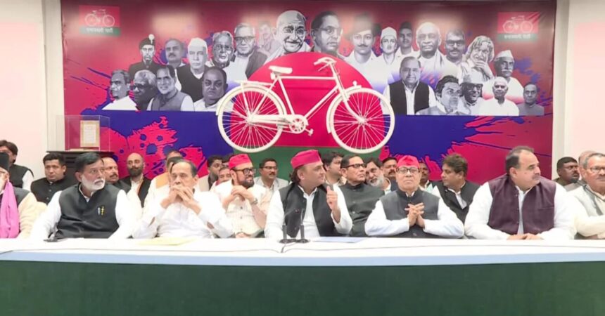 उत्तर प्रदेश राजनीति राजकुमार पाल सपा में शामिल अपना दल गुट सपा सपा में नेता शामिल उत्तर प्रदेश चुनाव 2026 नसीमुद्दीन सिद्दीकी सपा अनीस अहमद सपा सपा संगठन मजबूती यूपी सियासत समाचार प्रतापगढ़ विधायक राजनीति