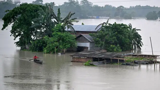 Brazil Floods, ब्राजील बाढ़, Brazil Flood News, 46 मौतें, भारी बारिश, जलवायु परिवर्तन, राहत और बचाव कार्य