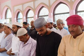 अलीगंज बवाल, नमाज के बाद झड़प, अलीगंज खबर, दो सगे भाई घायल, उत्तर प्रदेश समाचार, मस्जिद विवाद, लाठी-डंडे चले