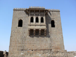 शिवनेरी किला भीड़, शिवाजी जयंती पुणे, Shivneri Fort Crowd, Pune News Hindi, Shivaji Jayanti News, Crowd Management India