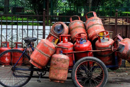 LPG Gas Shortage UP, गैस सिलेंडर ब्लैक मार्केटिंग, LPG Cylinder Price 2500, गैस किल्लत यूपी, LPG Black Marketing News