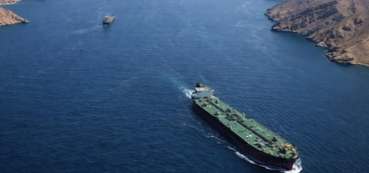 ईरान चेतावनी, हॉर्मुज़ जलडमरूमध्य, अमेरिका ईरान तनाव, मिडिल ईस्ट न्यूज, तेल सप्लाई संकट, वैश्विक राजनीति