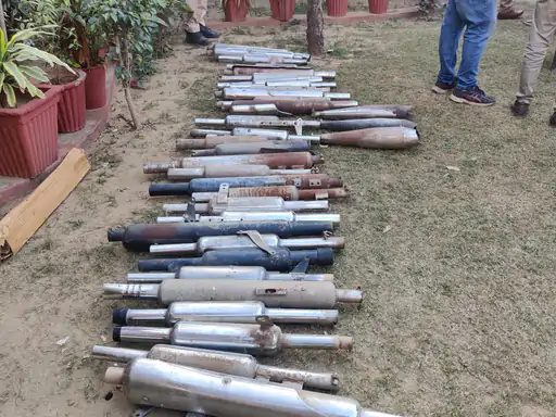 मेरठ न्यूज, साइलेंसर से पटाखा, बजरंग दल, बाइक सीज, पुलिस लाइनहाजिर, यूपी ट्रैफिक नियम, मेरठ पुलिस कार्रवाई