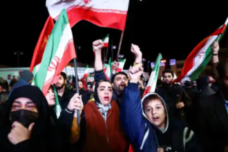 ईरान प्रदर्शन, सीजफायर के बाद विरोध, Iran Protest News, US Israel tension, अंतरराष्ट्रीय समाचार हिं
