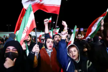 ईरान प्रदर्शन, सीजफायर के बाद विरोध, Iran Protest News, US Israel tension, अंतरराष्ट्रीय समाचार हिं