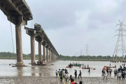 गंभीर ब्रिज वडोदरा, Gambhira Bridge, वडोदरा ब्रिज हादसा, गुजरात न्यूज, ब्रिज रीओपन, दोपहिया वाहन