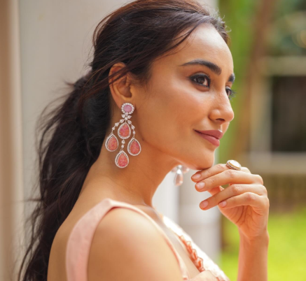 सुरभि ज्योति मैटरनिटी शूट Surbhi Jyoti baby bump बॉडीकॉन ड्रेस मैटरनिटी फोटो टीवी एक्ट्रेस प्रेग्नेंसी फोटो Surbhi Jyoti latest photos