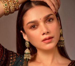 कान फिल्म फेस्टिवल, अदिति राव हैदरी, अहसास चन्ना, Cannes 2026, बॉलीवुड फैशन, रेड कार्पेट लुक, सेलिब्रिटी फैशन, वायरल तस्वीरें