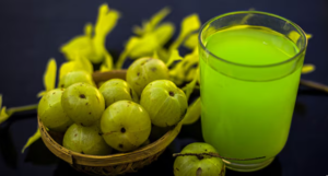 आंवला जूस के फायदे, Amla Juice Benefits, इम्यूनिटी बूस्टर, वेट लॉस टिप्स, हेल्थ न्यूज़ हिंदी