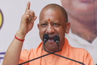 यूपी सरकार नया आदेश सांसद विधायक प्रोटोकॉल उत्तर प्रदेश शासनादेश सरकारी अफसर नियम यूपी मुख्य सचिव अफसरों को फोन उठाने का आदेश यूपी प्रशासनिक खबर विधायक सम्मान प्रोटोकॉल सरकारी कर्मचारी नियम उत्तर प्रदेश राजनीति