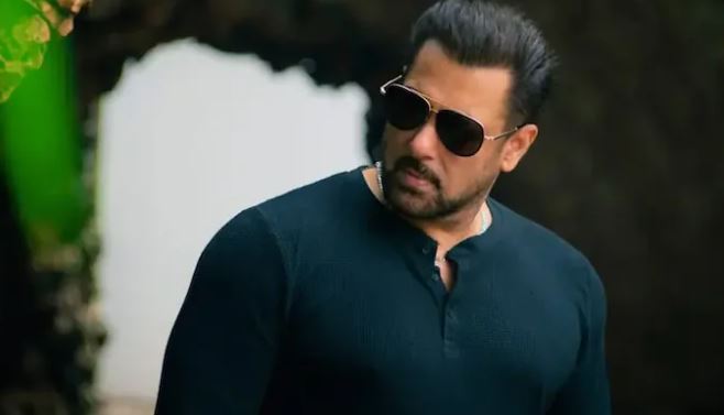 Focus Keywords: सलमान खान, कुमुद राणे निधन, Salman Khan News, Kumud Rane Death, अरबाज खान, हेलेन, बॉलीवुड समाचार, सलमान खान परिवार, अंतिम दर्शन, बॉलीवुड अपडेट