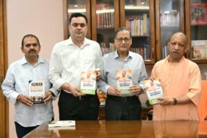 सीएम योगी से डॉ. सुनील कुमार मिश्रा की भेंट