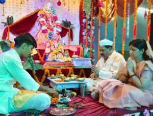 फर्रुखाबाद में गणेश शोभायात्रा में उमड़ा आस्था का सैलाब