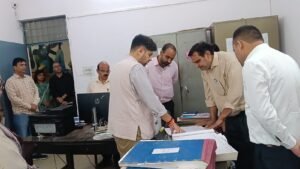 मुरादाबाद तहसील सदर पहुंचे डीएम अनुनय झा
