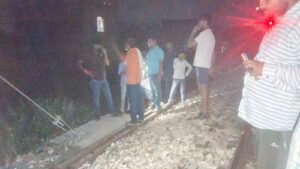 फर्रुखाबाद में ट्रेन से गिरकर युवक की मौत