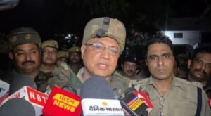 आजमगढ़ में चार मौतें: पत्नी, दो पुजारी और बेटे की मौत,
