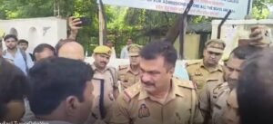 ‘चूड़ी पहनो, औकात में रहकर बात करना’