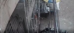 दिल्ली सत्य निकेतन में 5 मंजिला PG ढहा,