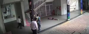 बस्ती के जयपुरिया स्कूल में तीसरी मंजिल से गिरा मजदूर