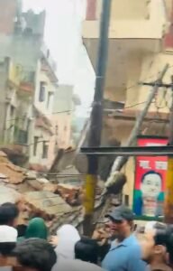 मुरादाबाद में जर्जर मकान गिरा