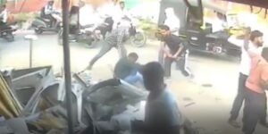 बस्ती में बीच सड़क युवक पर हमला,