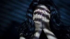 होटल रेड में 35 वर्षीय टीवी एक्ट्रेस रेस्क्यू