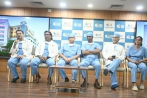 हार्ट-लंग मशीन से 70 वर्षीय मरीज की जटिल कैंसर सर्जरी सफल
