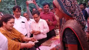 फर्रुखाबाद में विशेष सचिव का निरीक्षण