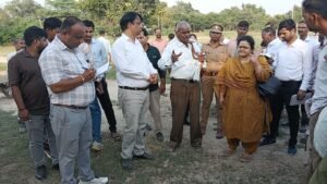 फर्रुखाबाद में विशेष सचिव का निरीक्षण