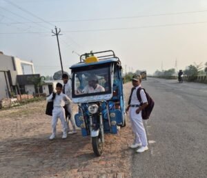 स्कूलों के बाहर परिवहन विभाग का एक्शन