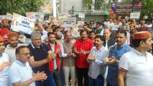 फर्रुखाबाद के अंकुर मिश्रा दिल्ली में कांग्रेस प्रदर्शन में शामिल