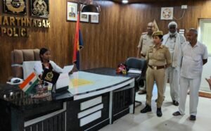 छात्रा सुनैना बनीं एक दिन की सांकेतिक एसपी
