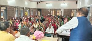 मुरादाबाद में कुंदरकी विधायक ने 4 सखियों को दिए 5,100-5,100 रुपये
