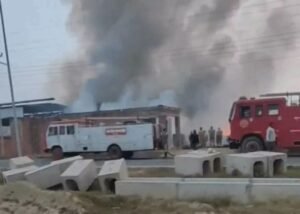 खिमसेपुर की टायर फैक्ट्री में भीषण आग