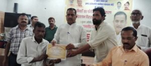 दलपतपुर में 200 श्रमिकों का पंजीयन
