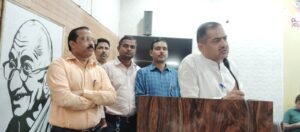 दलपतपुर में 200 श्रमिकों का पंजीयन