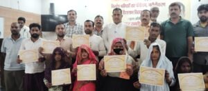 दलपतपुर में 200 श्रमिकों का पंजीयन