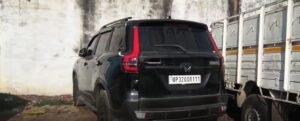 नेपाल बॉर्डर पर मिली श्रद्धा दुबे की SUV