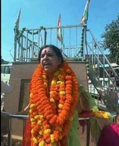 दिव्या मित्तल का नेताओं पर हमला