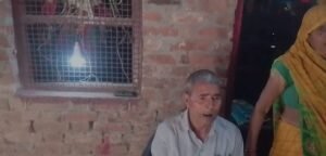 मोहम्मदी में सरकारी रास्ता बंद कर तमंचा तानने का आरोप